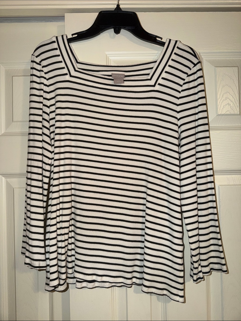Chico’s black and white top
